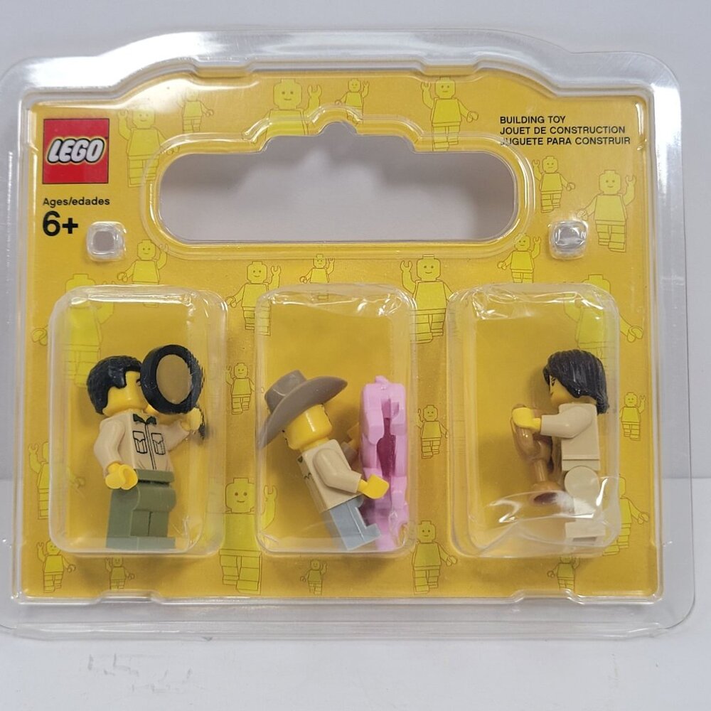 LEGO Minifigures 2009 Building Toy 852766 NIB